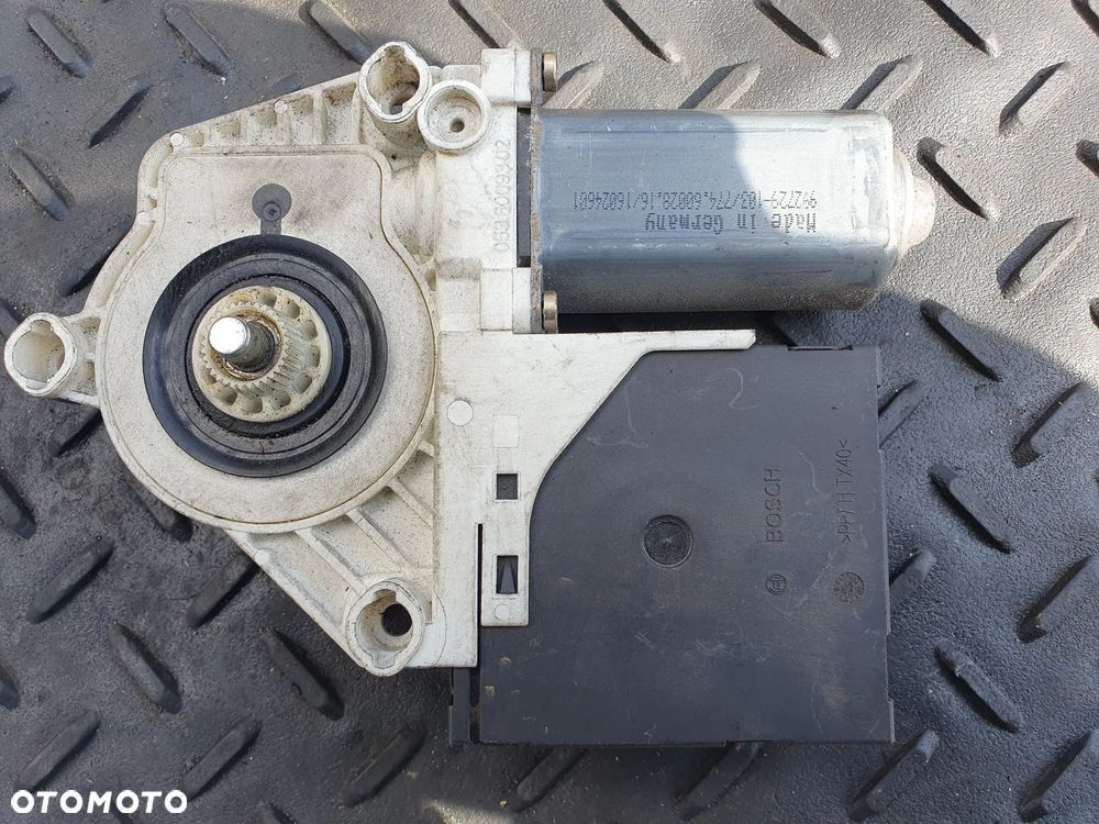 VW GOLF V SILNICZEK SZYBY PODNOŚNIK LEWY PRZÓD 1K0959793D 1K4837402H 992729-103 BOSCH ORYGINAŁ POSIADAM 2 SZT - 3