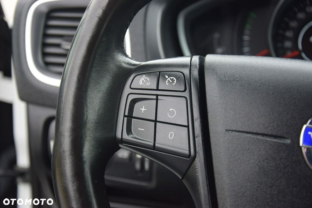 Volvo V40 D2 - 30