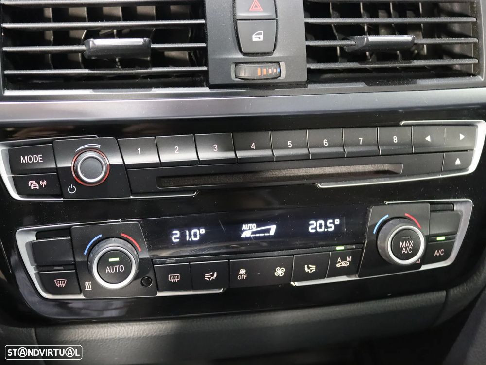 BMW 318 Gran Turismo d Auto Line Luxury - 26