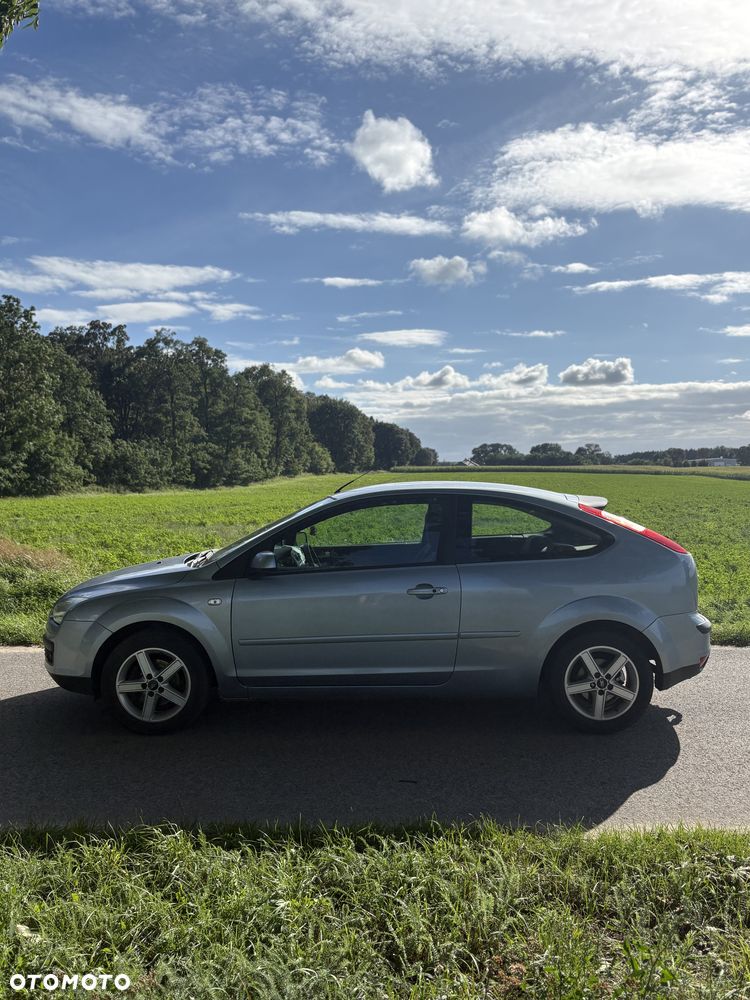 Ford Focus 1.6 Ambiente - 4