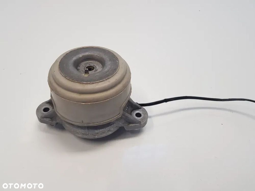 Poduszka silnika Mercedes W204 GLK X204 A2042403717 - 2