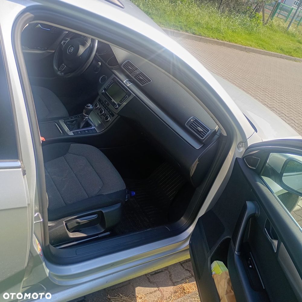 Volkswagen Passat - 9