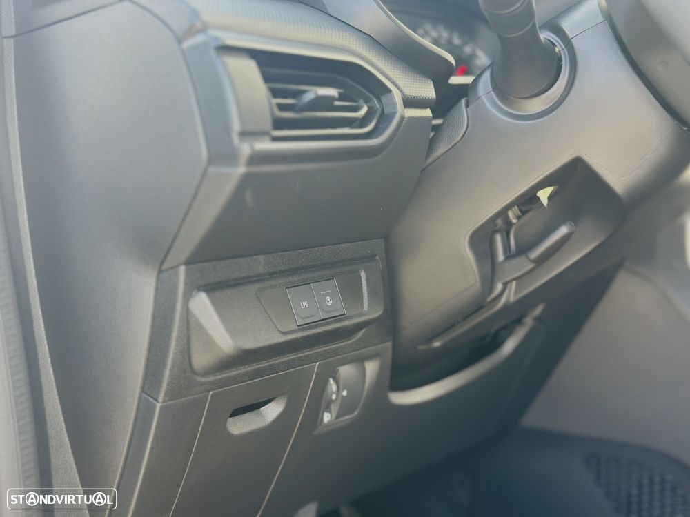 Dacia Sandero - 12