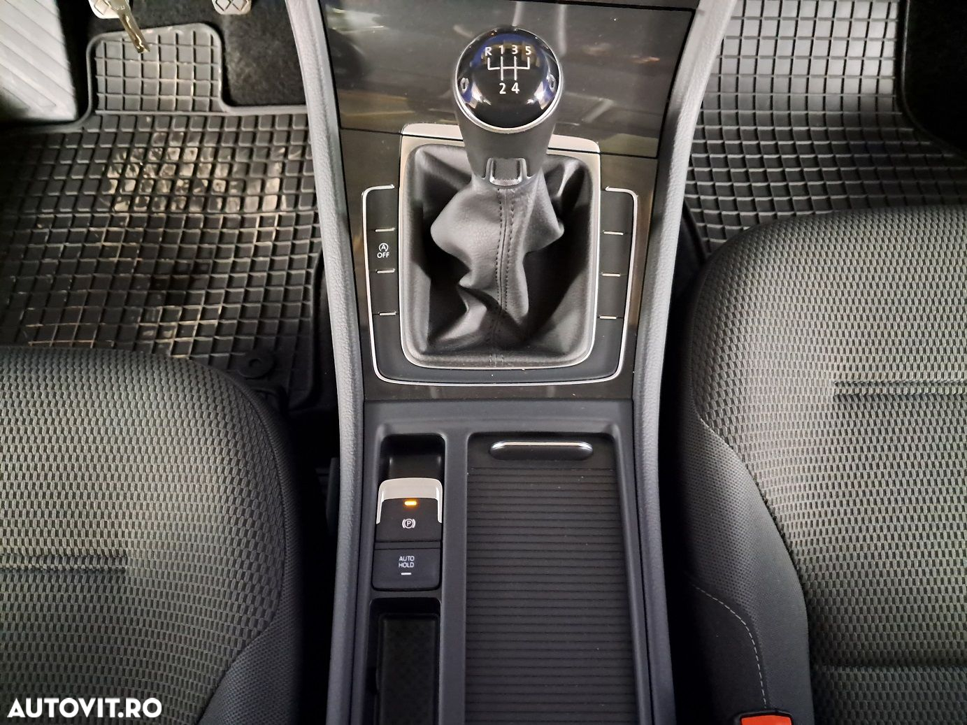 Volkswagen Golf - 16