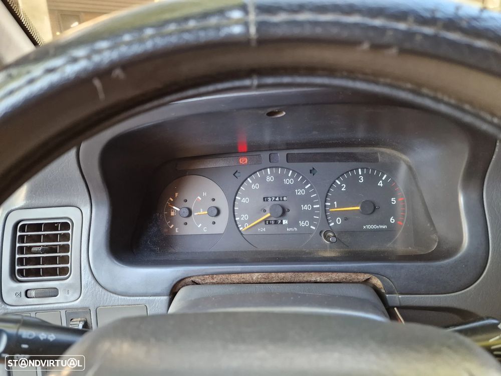 Toyota HiAce 2.4 D LXH12LB - 8
