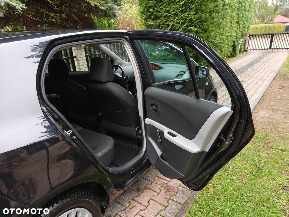 Toyota Yaris - 15