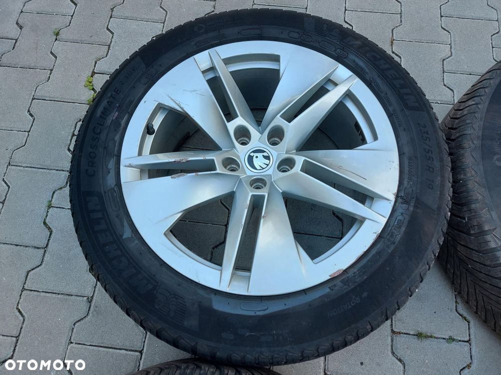 Skoda Enyaq 5LA iV60 KOŁA FELGI OPONY CrossClimate 235/55 R19 5LA601025B - 3