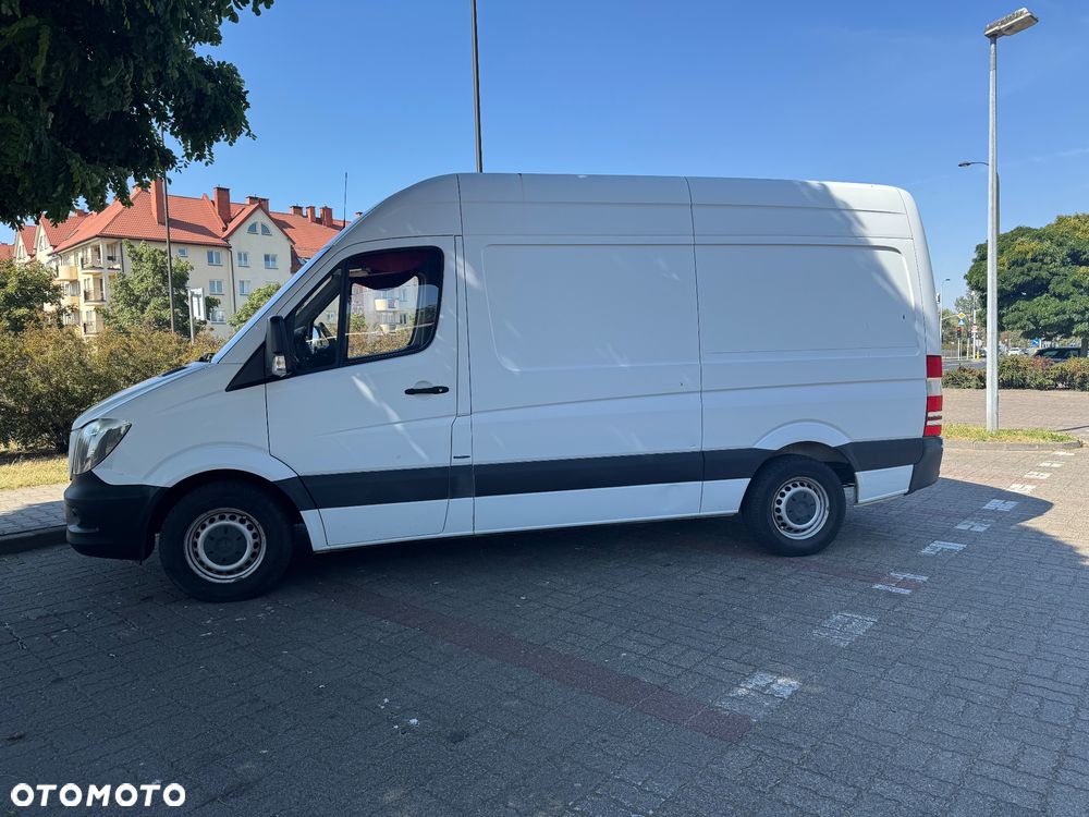 Mercedes-Benz Sprinter - 2