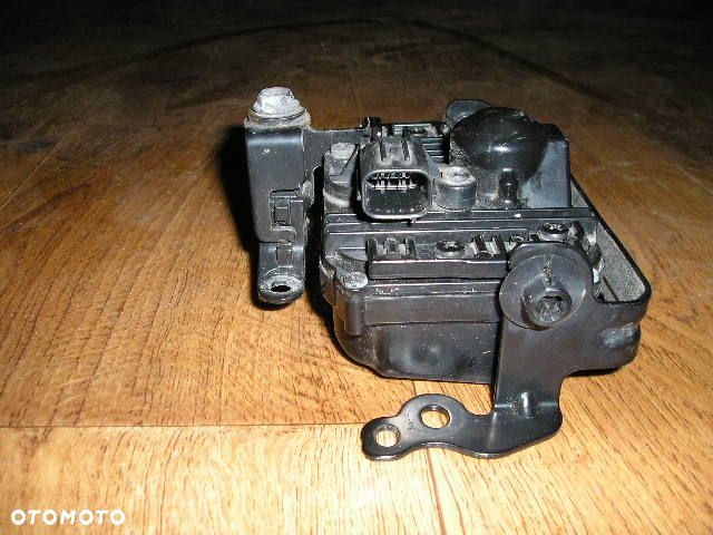 LEXUS RX 17r RADAR ZNACZEK LOGO - 4