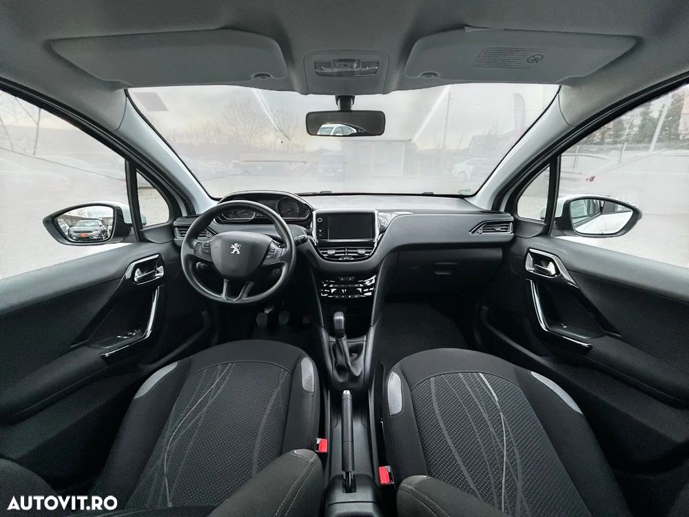 Peugeot 208 95 VTI Allure - 5