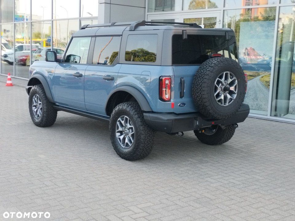 Ford Bronco - 3