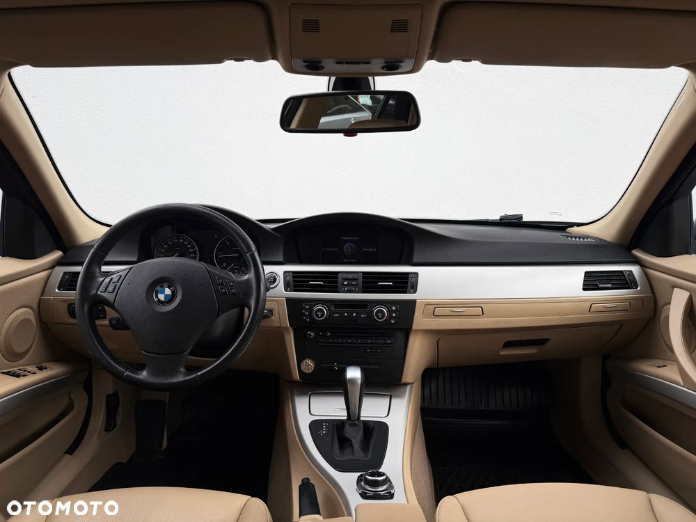 BMW Seria 3 318d Touring Sport Line - 16