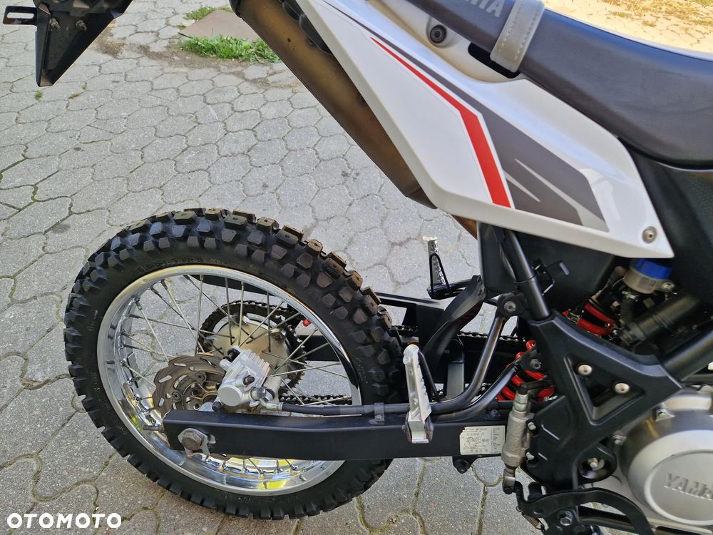 Yamaha WR - 17