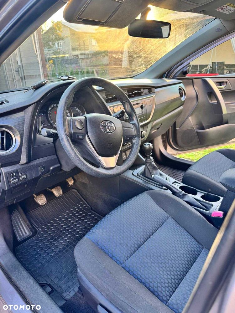 Toyota Auris - 5