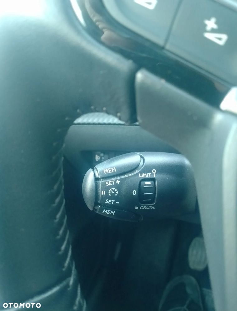 Peugeot 208 PureTech 100 Active Pack - 26