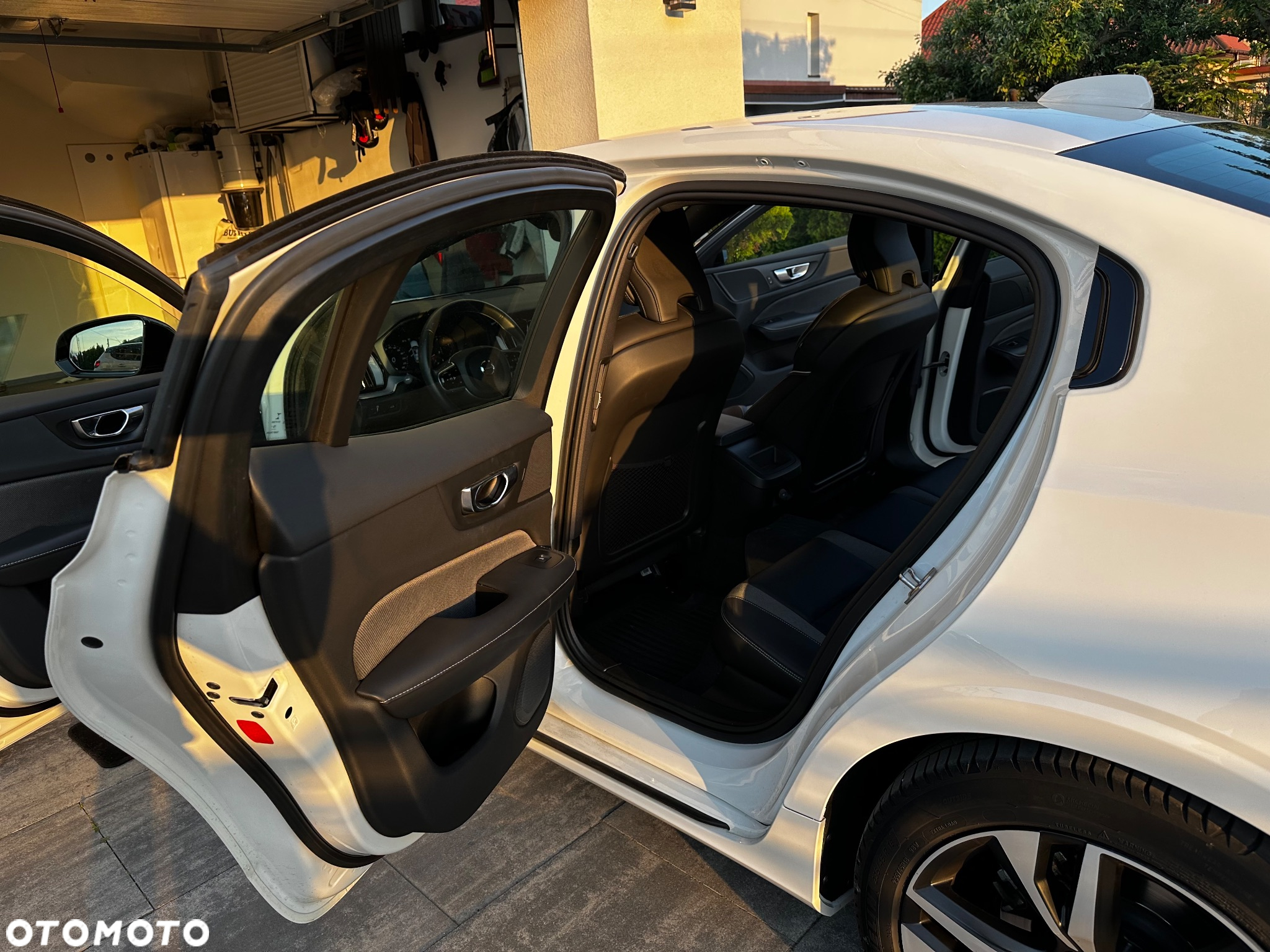Volvo S60 B4 B R-Design - 15