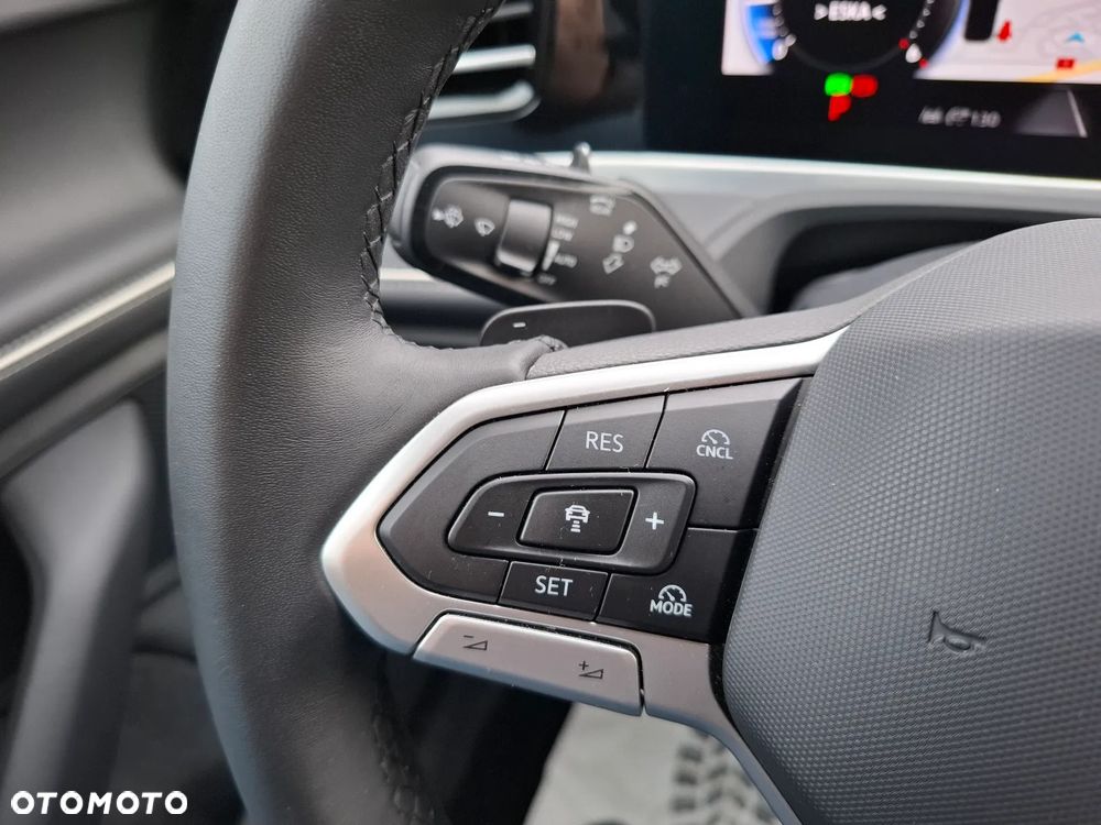 Volkswagen Passat Variant 2.0 TDI SCR DSG Elegance - 20