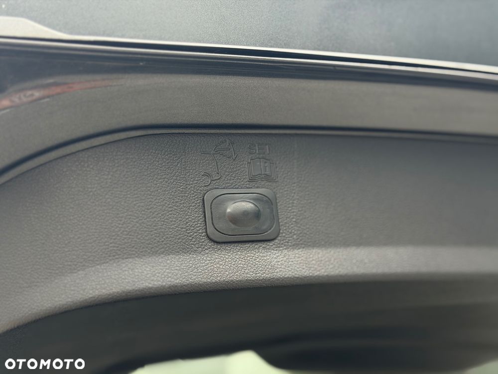 Ford Kuga 2.0 TDCi FWD Titanium - 12