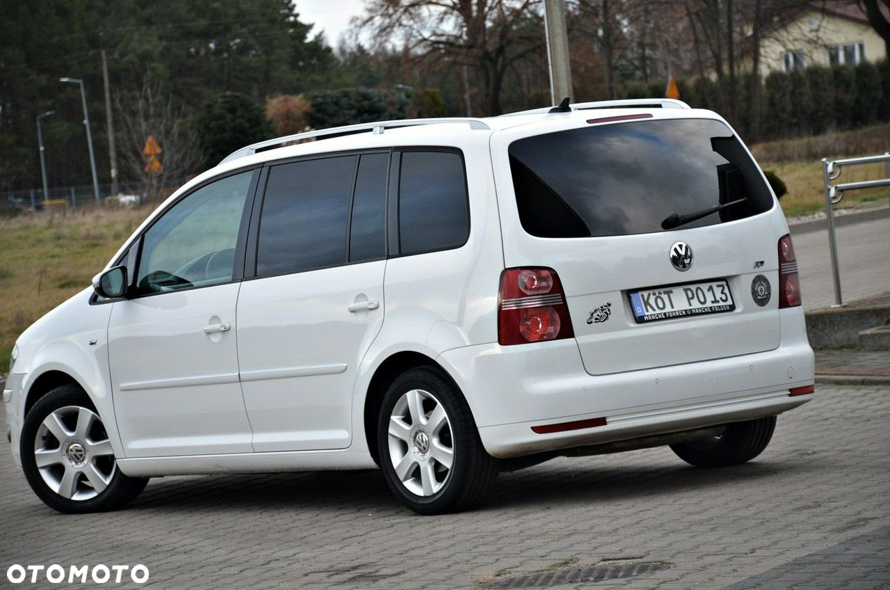 Volkswagen Touran - 32