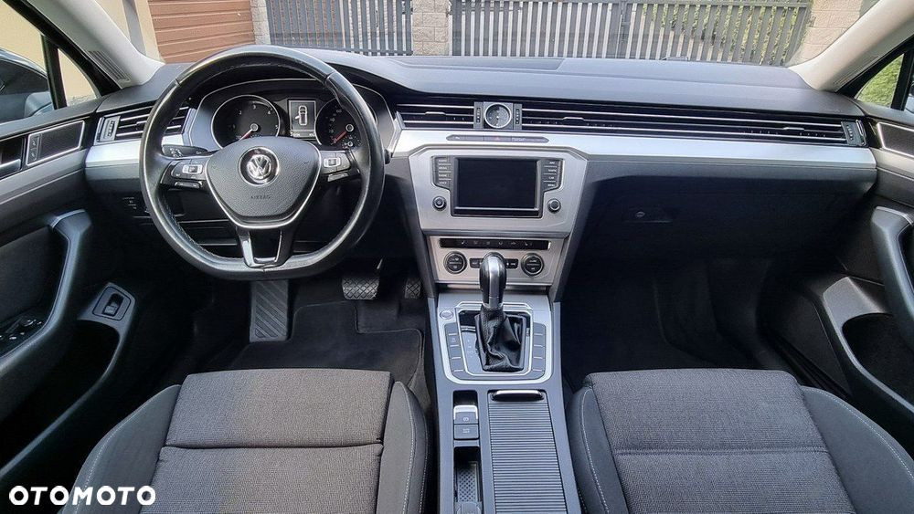 Volkswagen Passat - 14