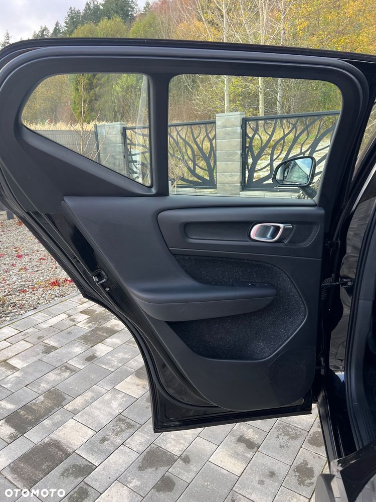 Volvo XC 40 T3 Geartronic Momentum Pro - 37