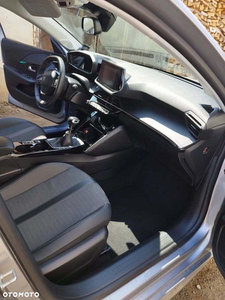 Peugeot 208 PureTech 100 Allure Pack - 17