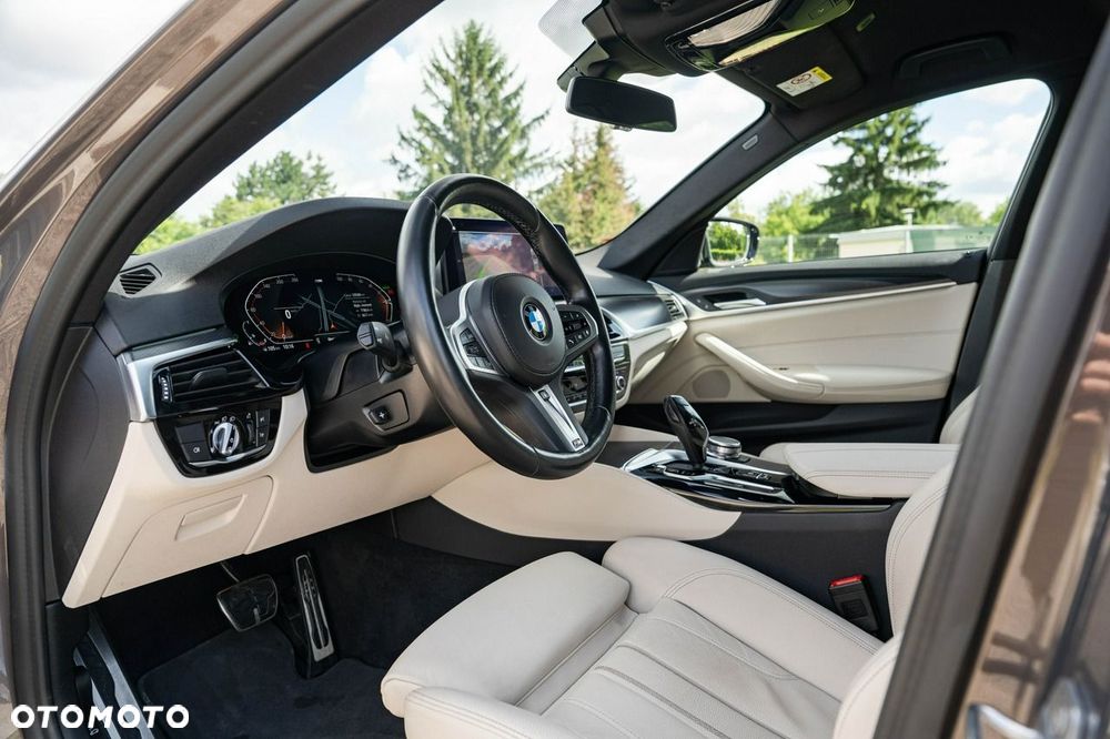 BMW Seria 5 530i xDrive mHEV M Sport sport - 19