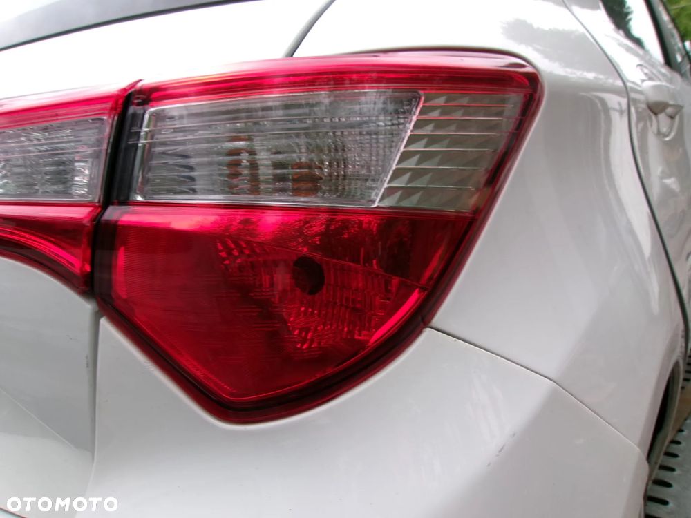 LAMPA TYŁ LEWA  PRAWA TOYOTA YARIS III  17-20  EU - 1