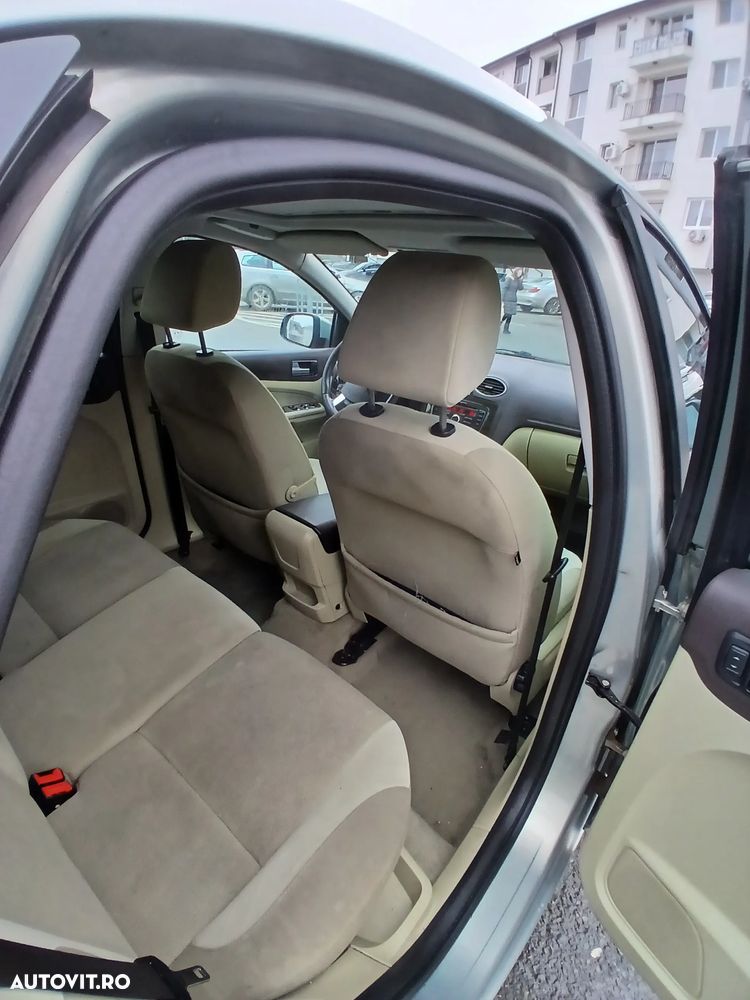 Ford Focus 1.8 TDCI Ghia - 9