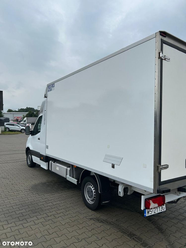 Mercedes-Benz Sprinter - 2
