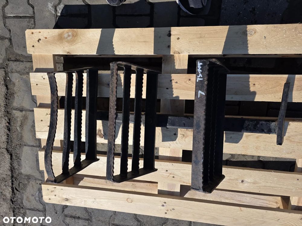Schody stopnie lewe New Holland TS115 - 2