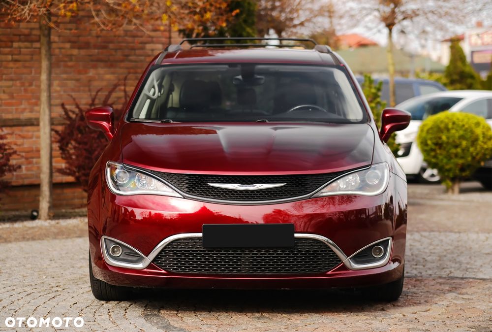 Chrysler Pacifica - 2