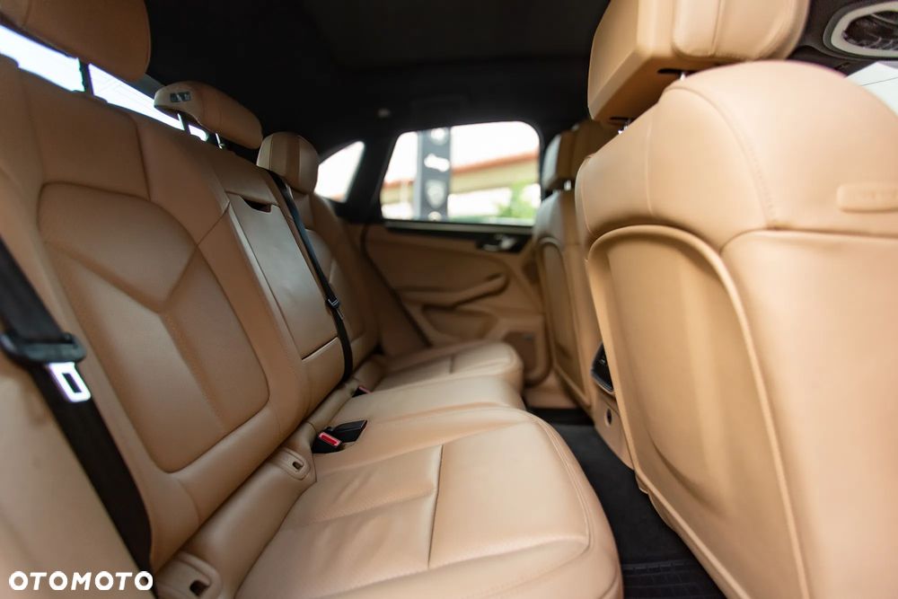 Porsche Macan T - 24