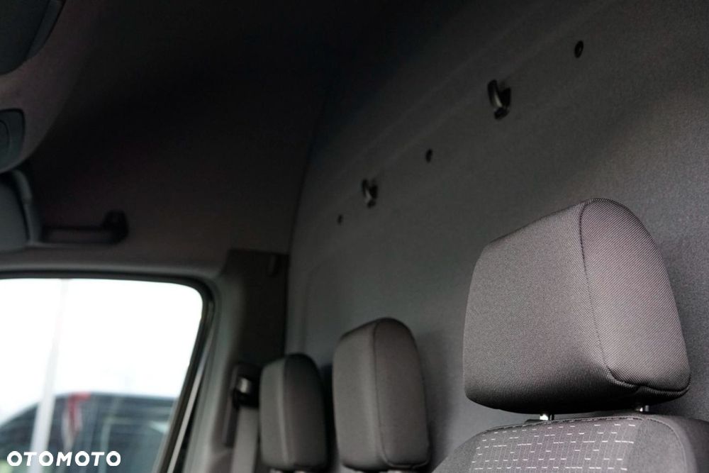 Mercedes-Benz Sprinter - 22