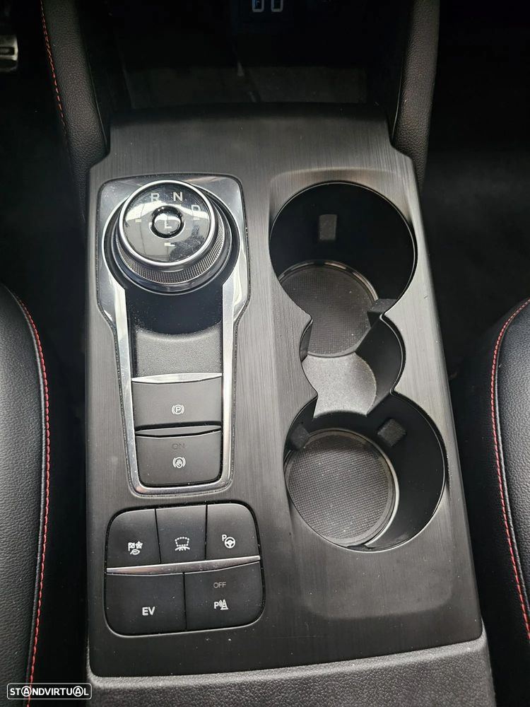 Ford Kuga - 11