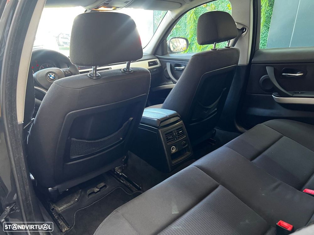 BMW 318 d Navigation - 10