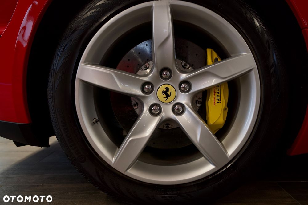 Ferrari California T - 40