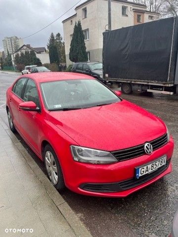Volkswagen Jetta 1.6 TDI Trendline - 4