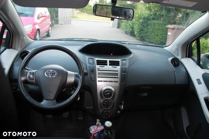 Toyota Yaris - 3