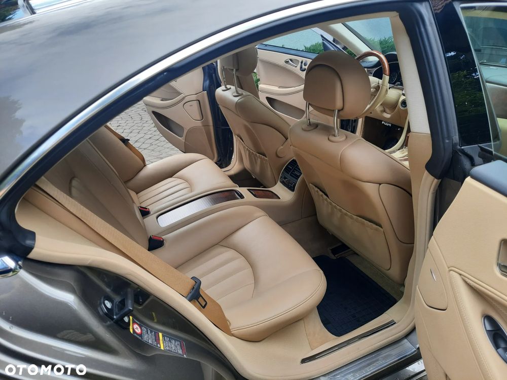 Mercedes-Benz CLS - 23