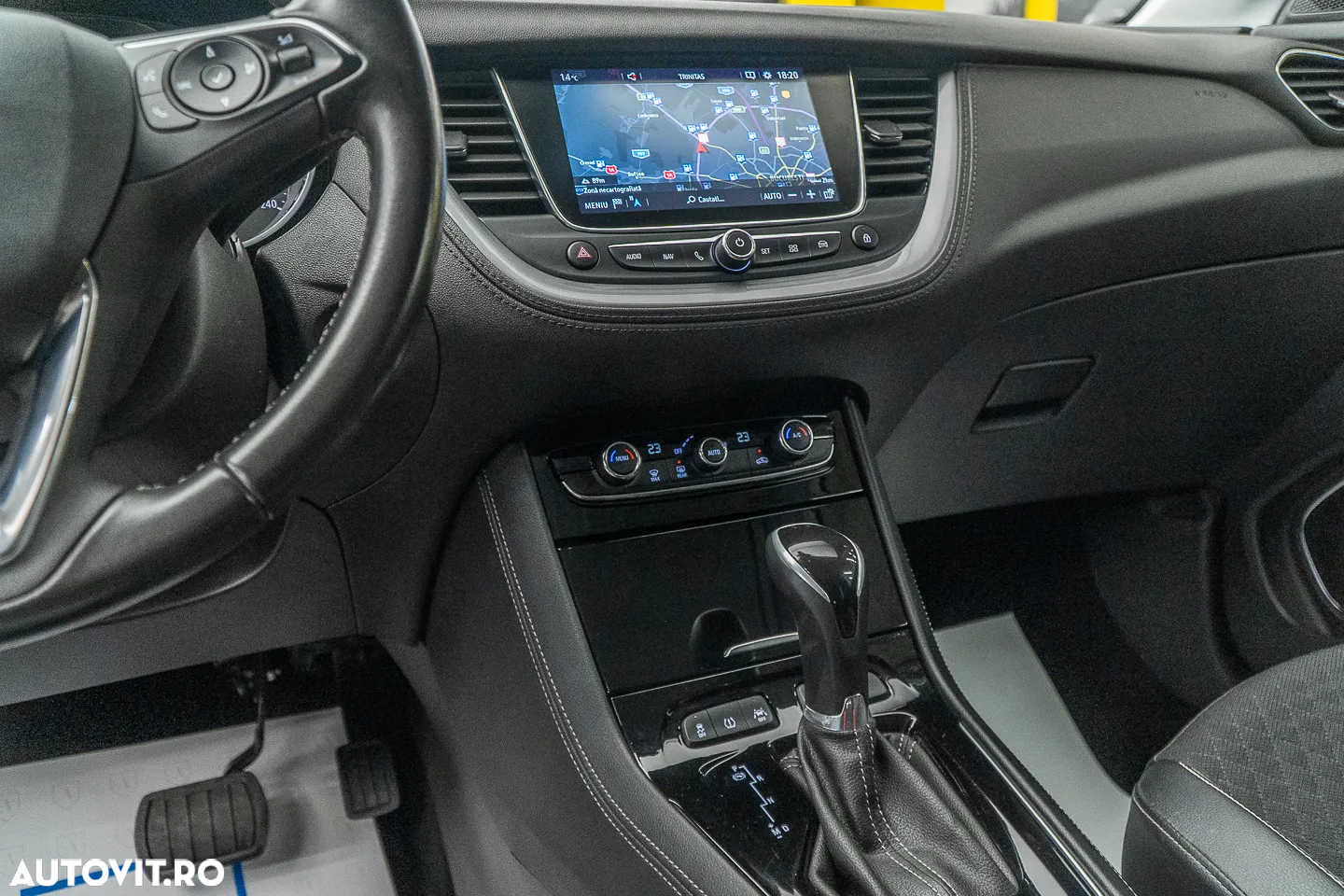 Opel Grandland X 1.2 Turbo START/STOP Innovation Aut. - 32