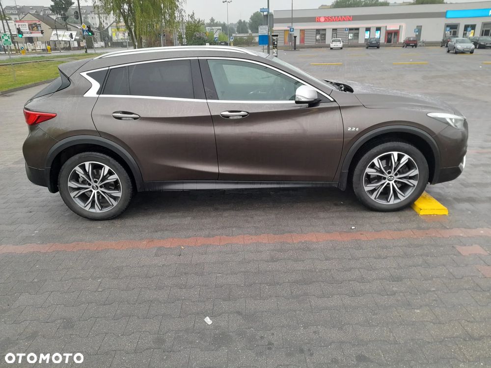 Infiniti QX30 2.2d Premium Tech AWD 7DCT - 4
