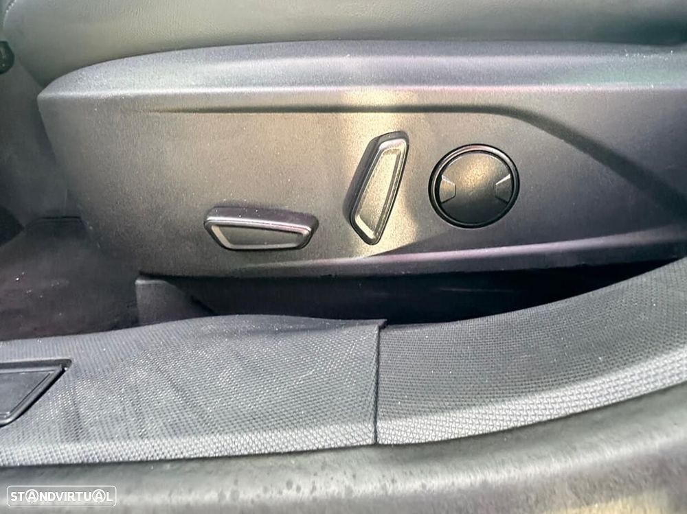 Ford Mustang Mach-E Alargada - 24