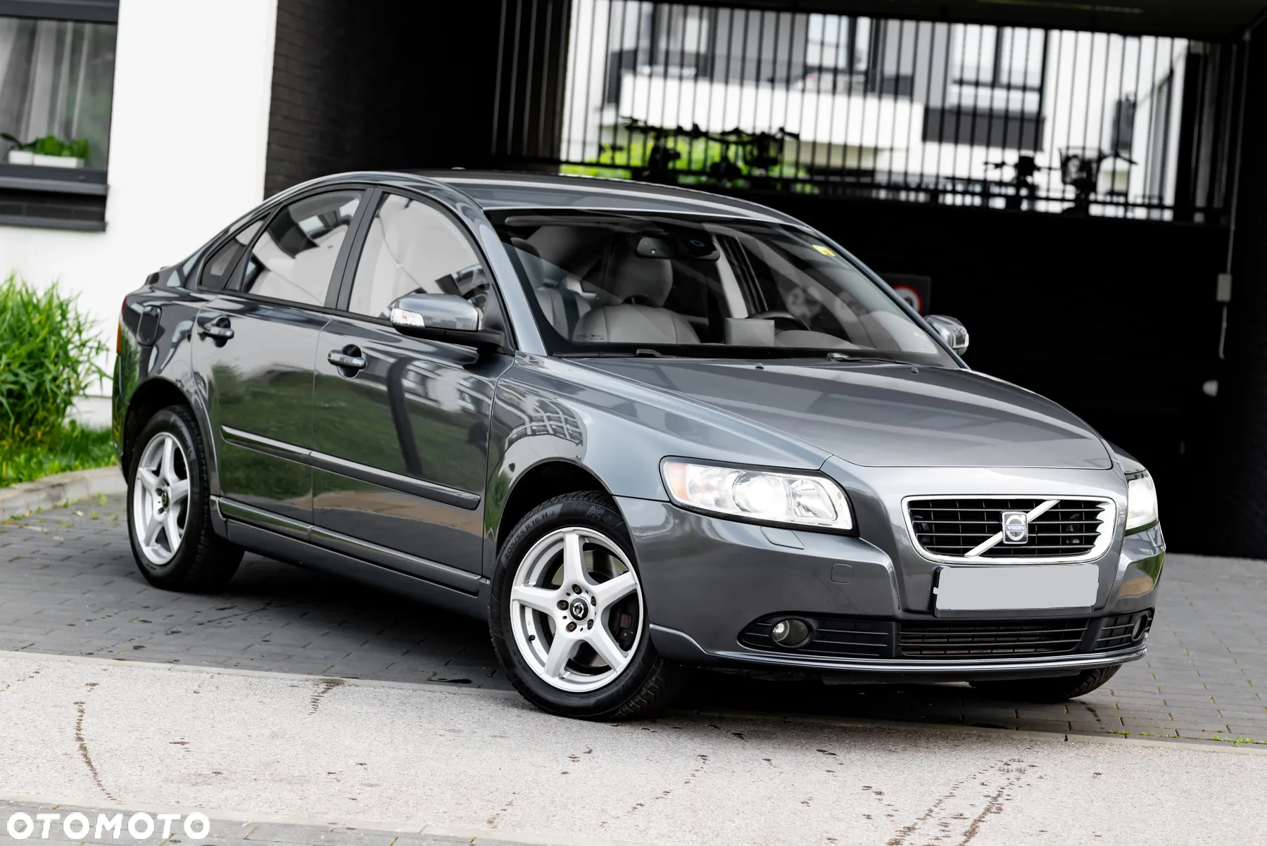 Volvo S40 T5 R-Design - 3