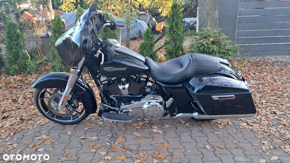 Harley-Davidson Touring Street Glide - 25