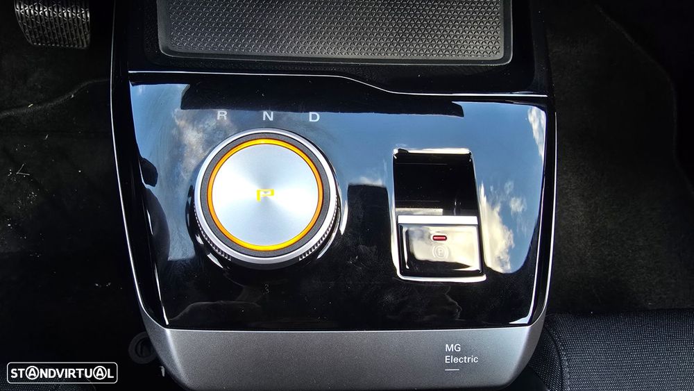 MG MG4 64 kWh Luxury - 42