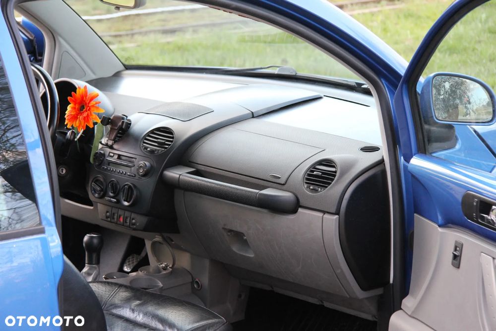 Volkswagen New Beetle - 23