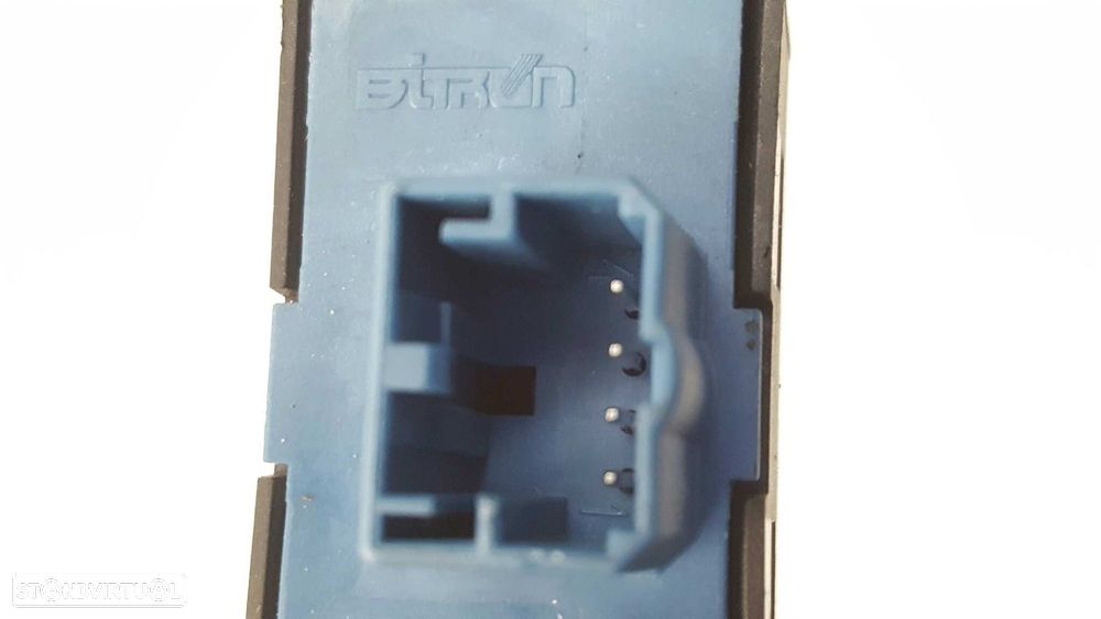 COMANDO DO ELEVADOR FRENTE DIREITO OPEL COMBO D CARGO L1H1 2,2T - 2