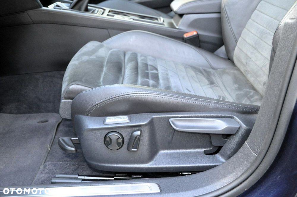 Volkswagen Passat - 26