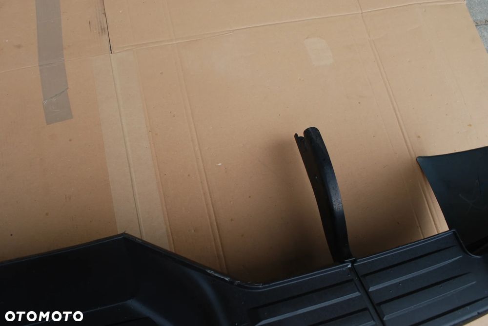 TOYOTA HILUX VIII  16 R.- Zderzak Tylny TYŁ KOMPLETNY - 9